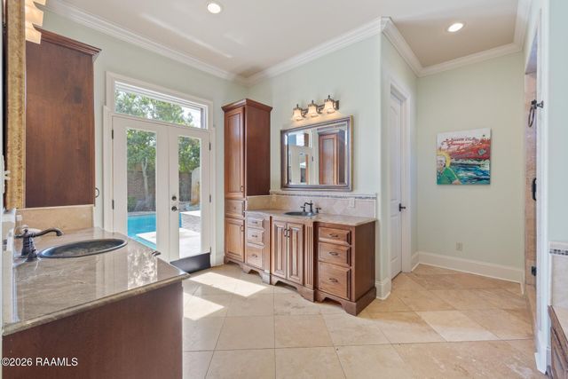 118 W Bayou Parkway, Lafayette, LA 70503