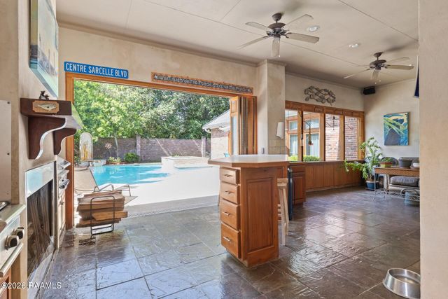 118 W Bayou Parkway, Lafayette, LA 70503