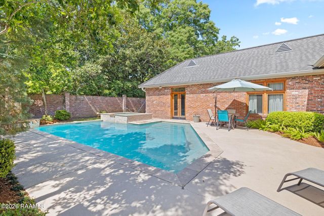 118 W Bayou Parkway, Lafayette, LA 70503