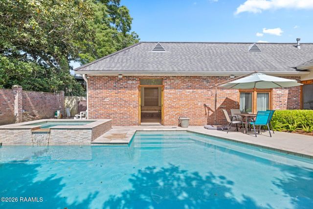 118 W Bayou Parkway, Lafayette, LA 70503