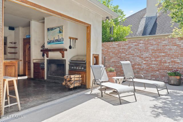 118 W Bayou Parkway, Lafayette, LA 70503