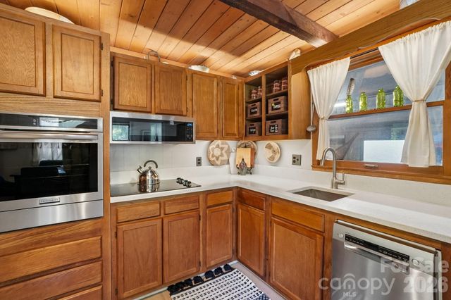 175 Village Lane, Mars Hill, NC 28754