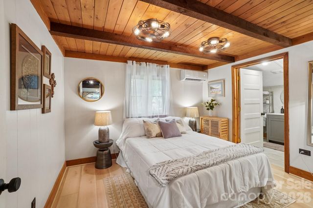 175 Village Lane, Mars Hill, NC 28754
