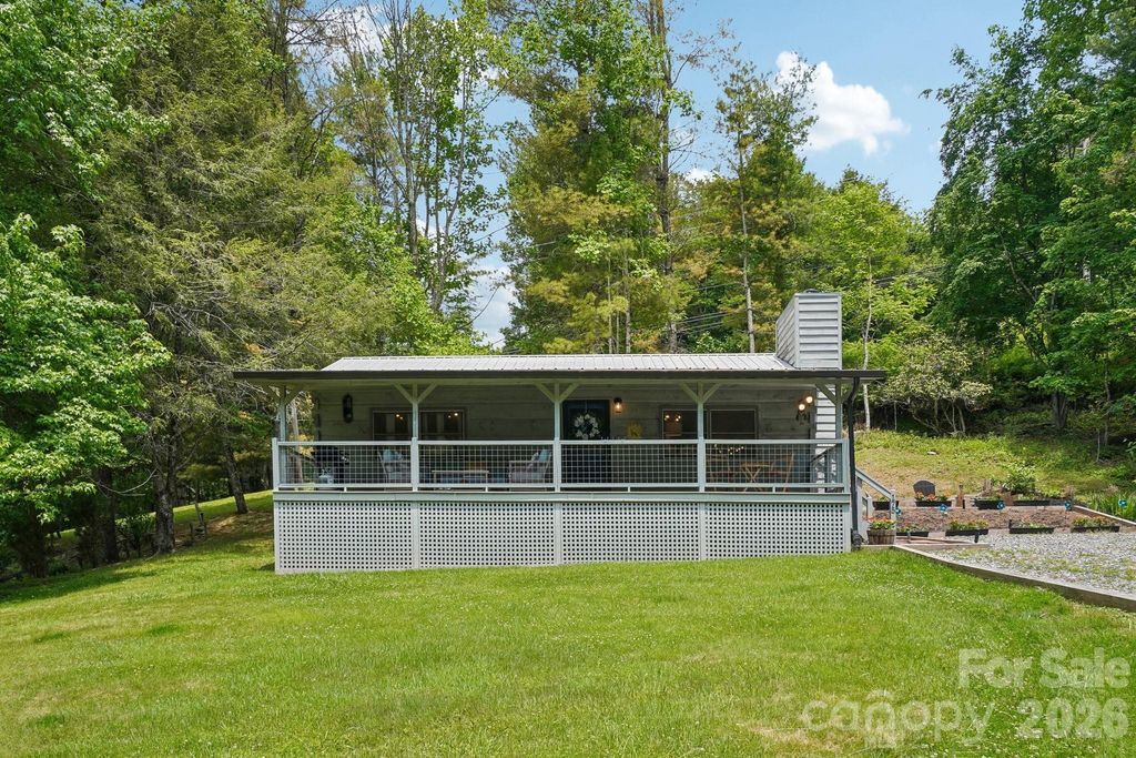 175 Village Lane, Mars Hill, NC 28754