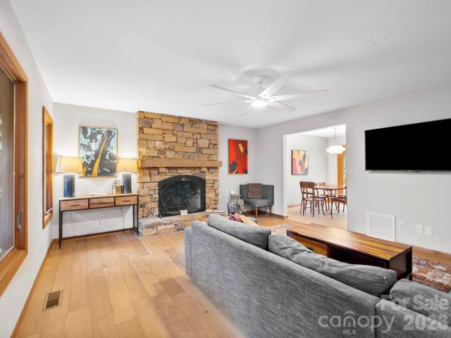 581 Hubbard Hollow Road, Rosman, NC 28772