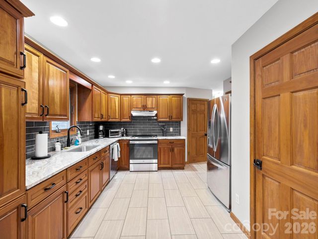 581 Hubbard Hollow Road, Rosman, NC 28772