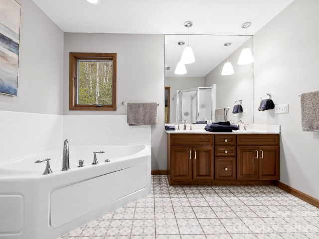 581 Hubbard Hollow Road, Rosman, NC 28772