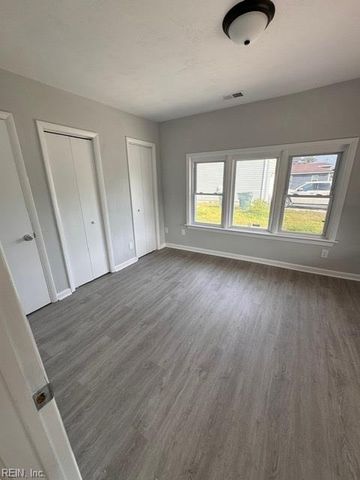 129 S 6th ST, Suffolk, VA 23434