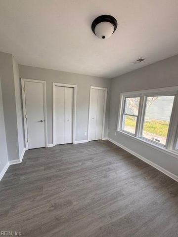 129 S 6th ST, Suffolk, VA 23434