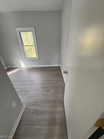 129 S 6th ST, Suffolk, VA 23434