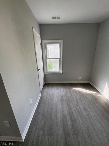 129 S 6th ST, Suffolk, VA 23434