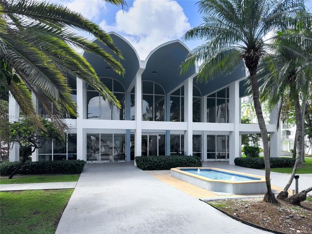 496 NW 165th St Rd D-410, Miami, FL 33169