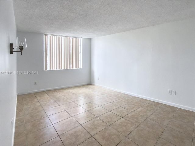 496 NW 165th St Rd D-410, Miami, FL 33169