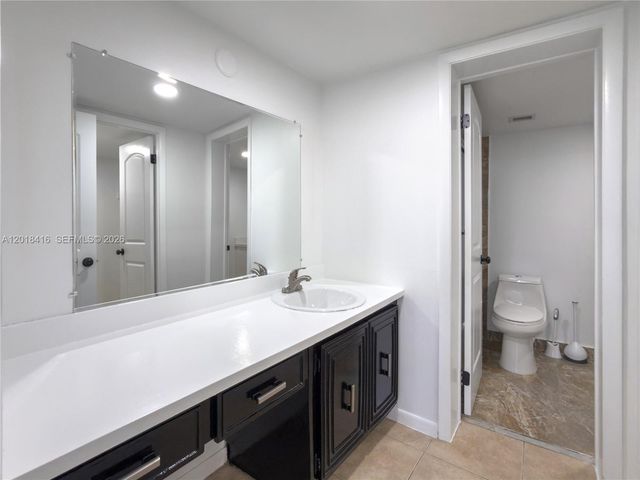 496 NW 165th St Rd D-410, Miami, FL 33169