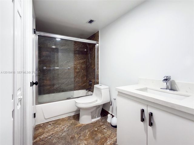 496 NW 165th St Rd D-410, Miami, FL 33169