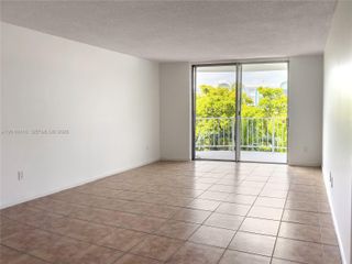496 NW 165th St Rd D-410, Miami, FL 33169