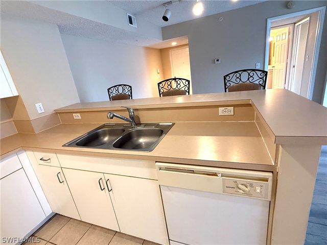 1865 Florida Club DR 6203, Naples, FL 34112