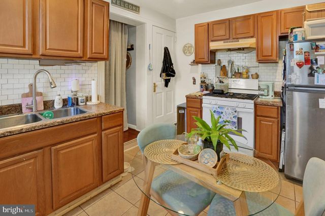 702 POPLAR ST, Lancaster, PA 17603