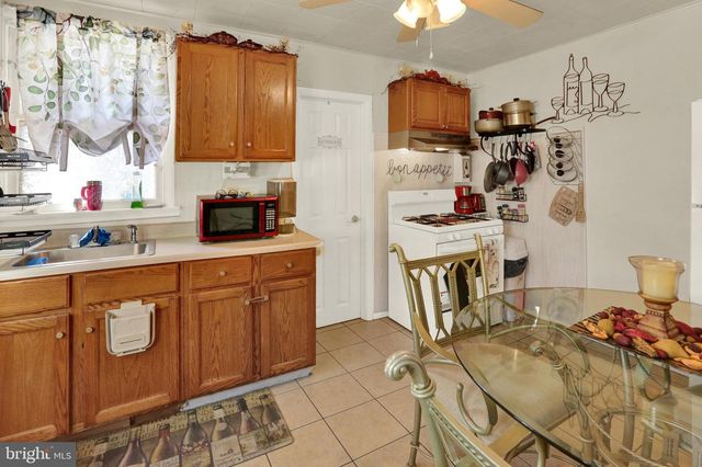 702 POPLAR ST, Lancaster, PA 17603