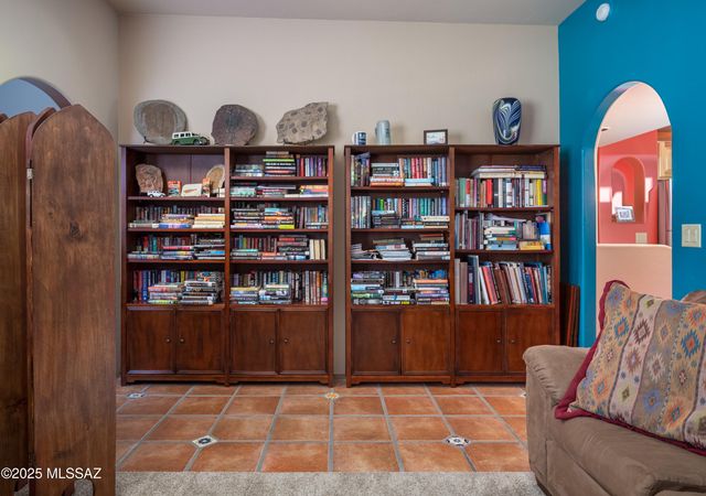 9132 N Ironwood Meadows Drive, Tucson, AZ 85742