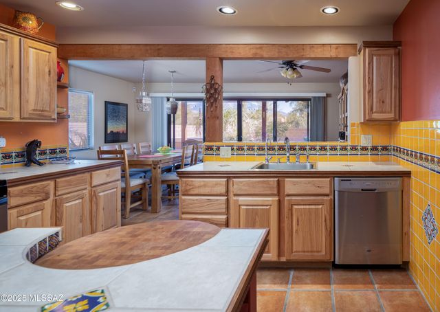 9132 N Ironwood Meadows Drive, Tucson, AZ 85742