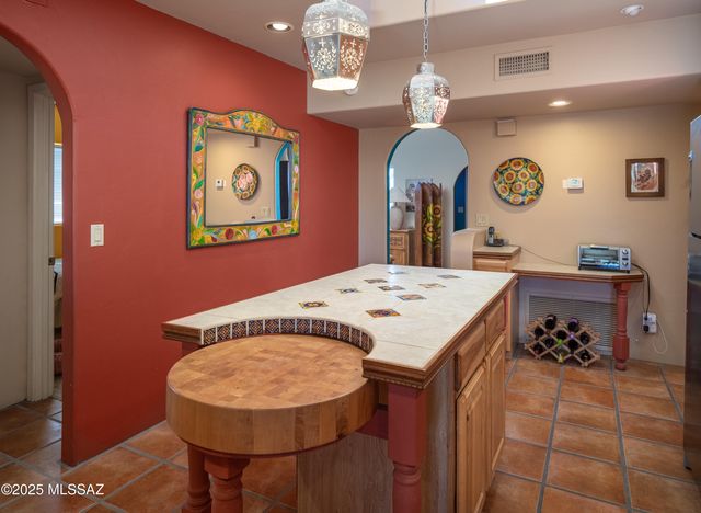 9132 N Ironwood Meadows Drive, Tucson, AZ 85742