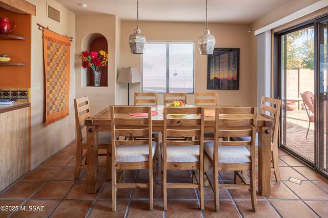 9132 N Ironwood Meadows Drive, Tucson, AZ 85742