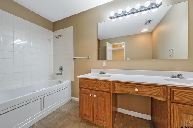 190 DWIGHT, Hawkins, TX 75765