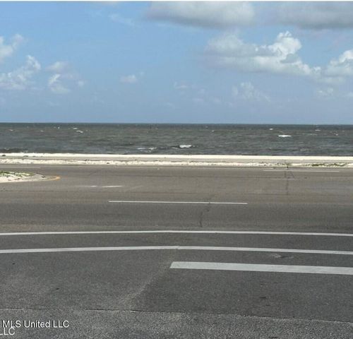 108 Sea Oaks Boulevard, Long Beach, MS 39560