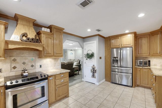 31637 Bohlssen Road, New Caney, TX 77357
