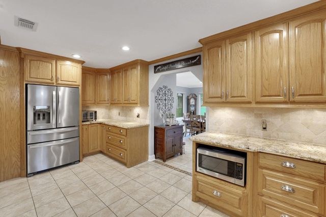 31637 Bohlssen Road, New Caney, TX 77357