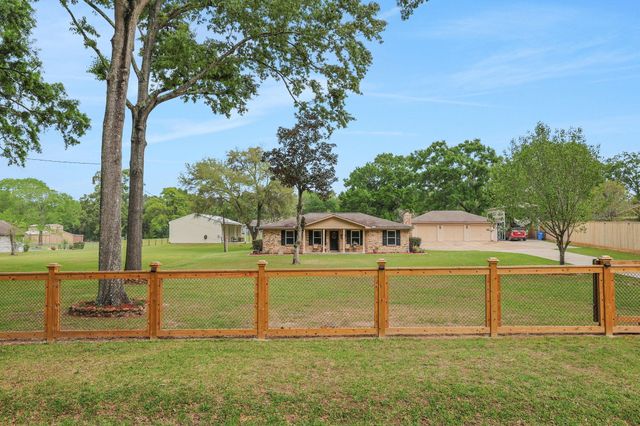 31637 Bohlssen Road, New Caney, TX 77357