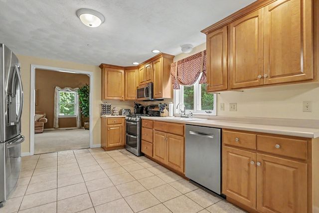 22 Sawmill Ridge Road, Haverhill, MA 01832