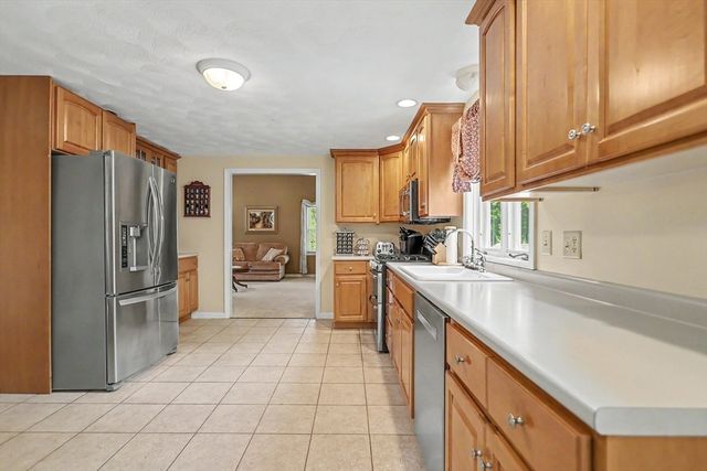 22 Sawmill Ridge Road, Haverhill, MA 01832