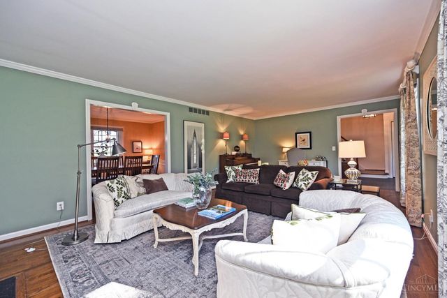 1320 Stonemill Court, Wyoming, OH 45215