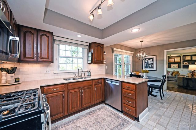 1320 Stonemill Court, Wyoming, OH 45215