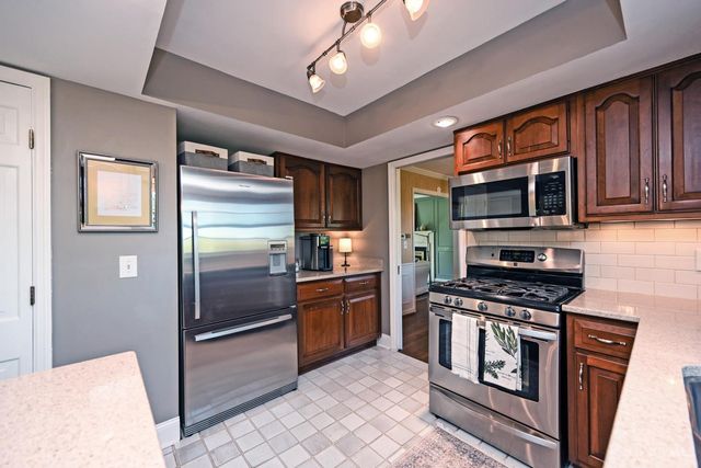 1320 Stonemill Court, Wyoming, OH 45215