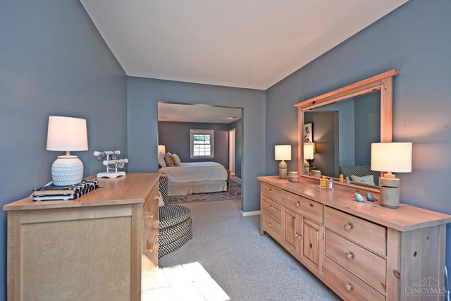 1320 Stonemill Court, Wyoming, OH 45215