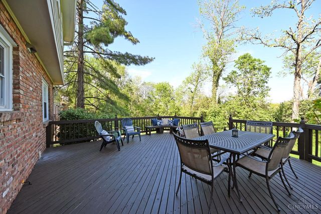 1320 Stonemill Court, Wyoming, OH 45215
