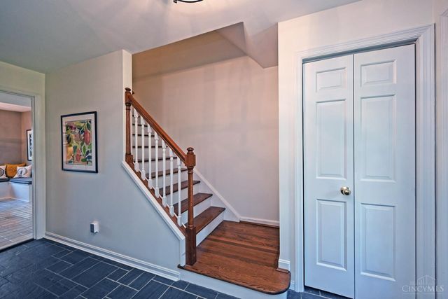 1320 Stonemill Court, Wyoming, OH 45215
