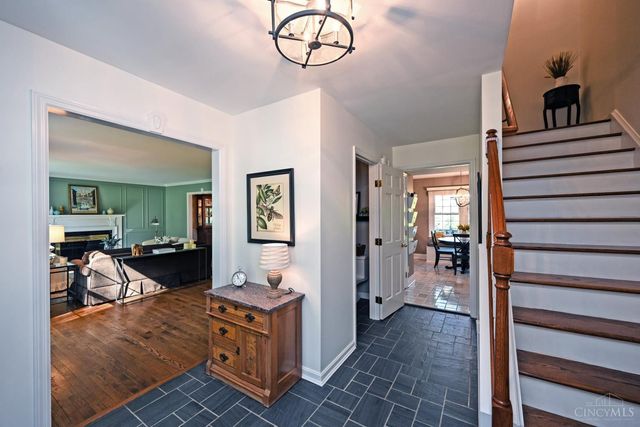 1320 Stonemill Court, Wyoming, OH 45215