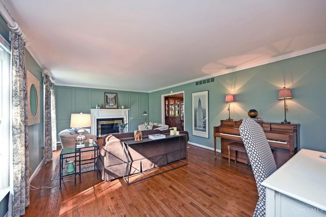 1320 Stonemill Court, Wyoming, OH 45215