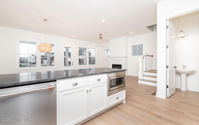 6106 Passionflower Dr, Prospect, KY 40059