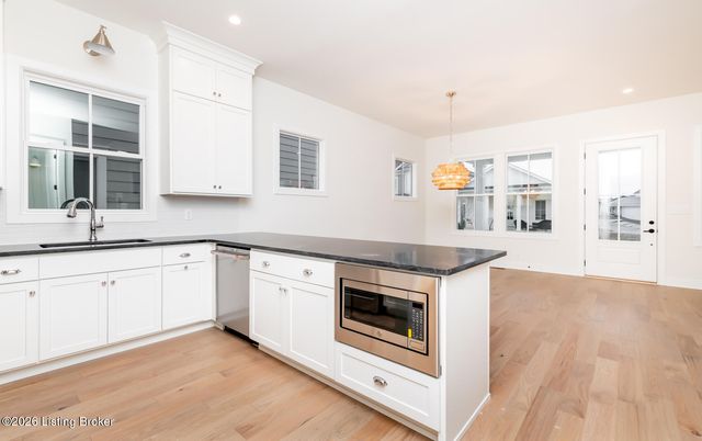 6106 Passionflower Dr, Prospect, KY 40059