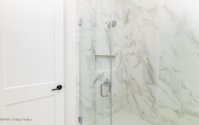 6106 Passionflower Dr, Prospect, KY 40059