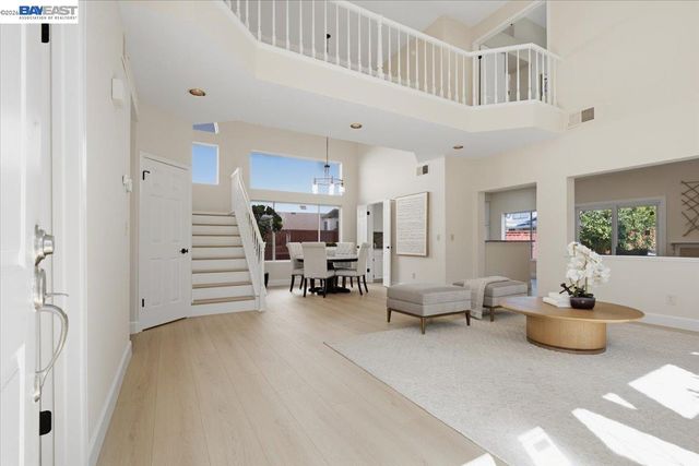 5579 Ridgewood Dr, Fremont, CA 94555