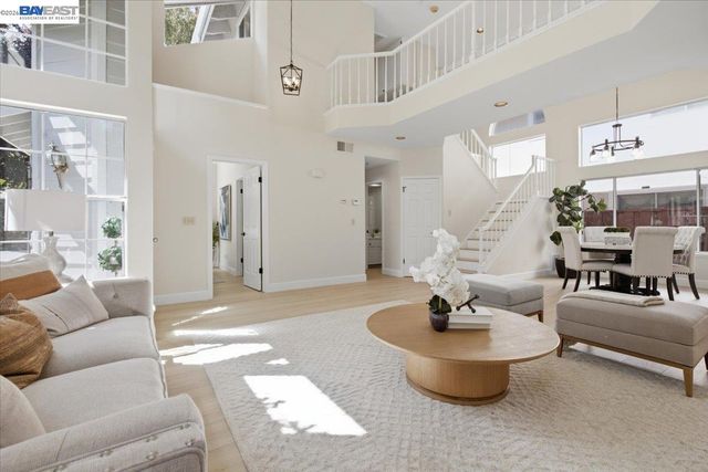 5579 Ridgewood Dr, Fremont, CA 94555