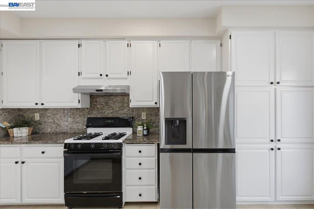 5579 Ridgewood Dr, Fremont, CA 94555