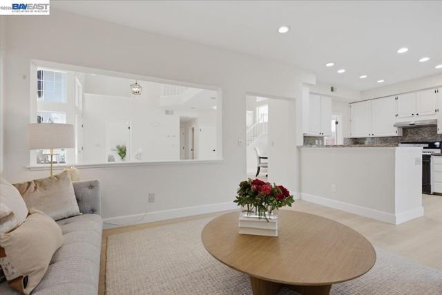 5579 Ridgewood Dr, Fremont, CA 94555