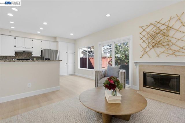 5579 Ridgewood Dr, Fremont, CA 94555
